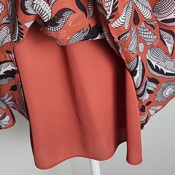 Cato Rust Color Top with Black & White Floral Designs & Bell Sleeves Size 18/20W - Picture 5 of 9